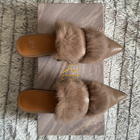 Franco Sarto size 6 Faux Fur Mules / flats in Taupe - Picture 5 of 7